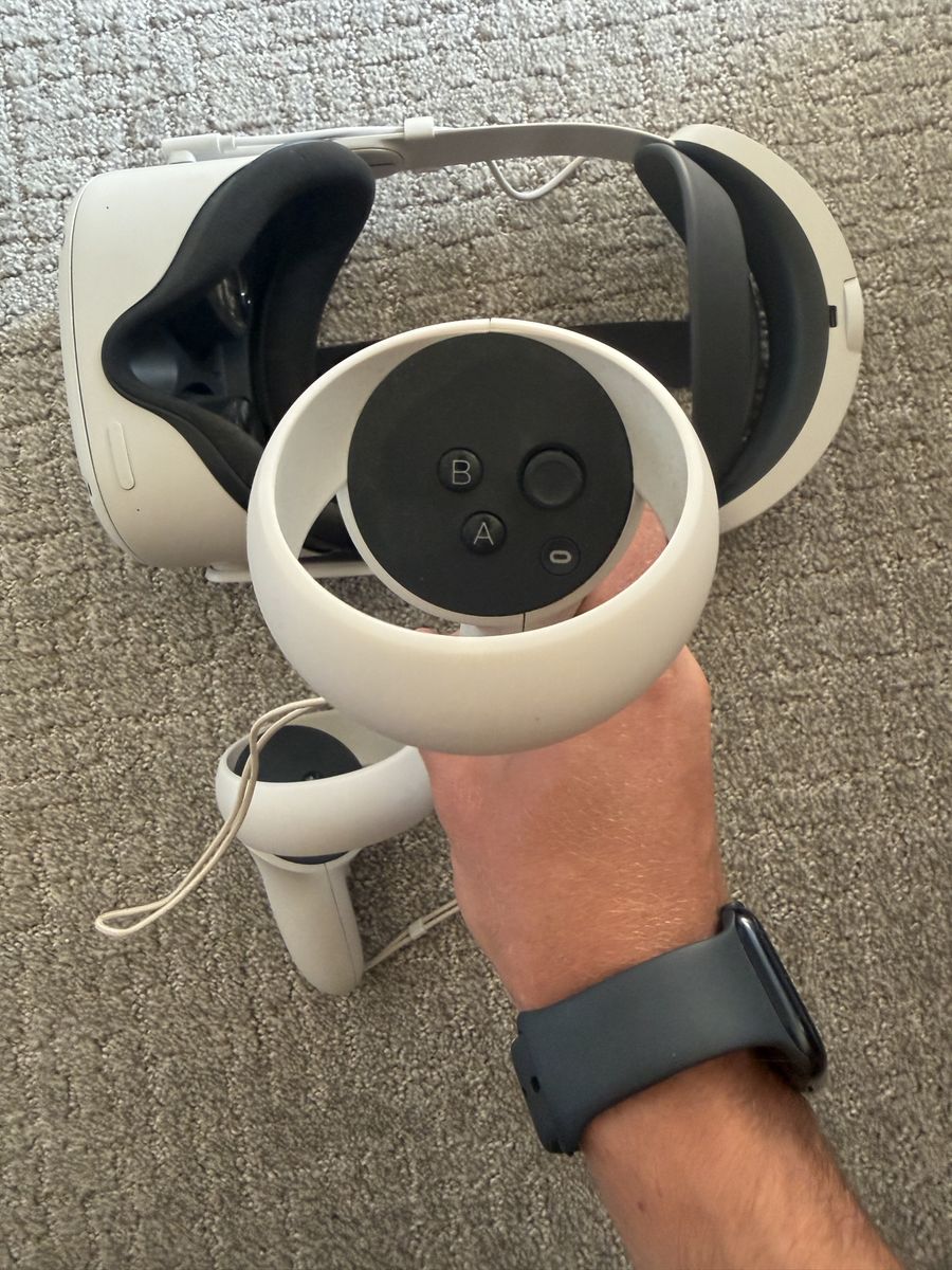 Meta Quest 2 128GB Elite Battery Strap Controllers