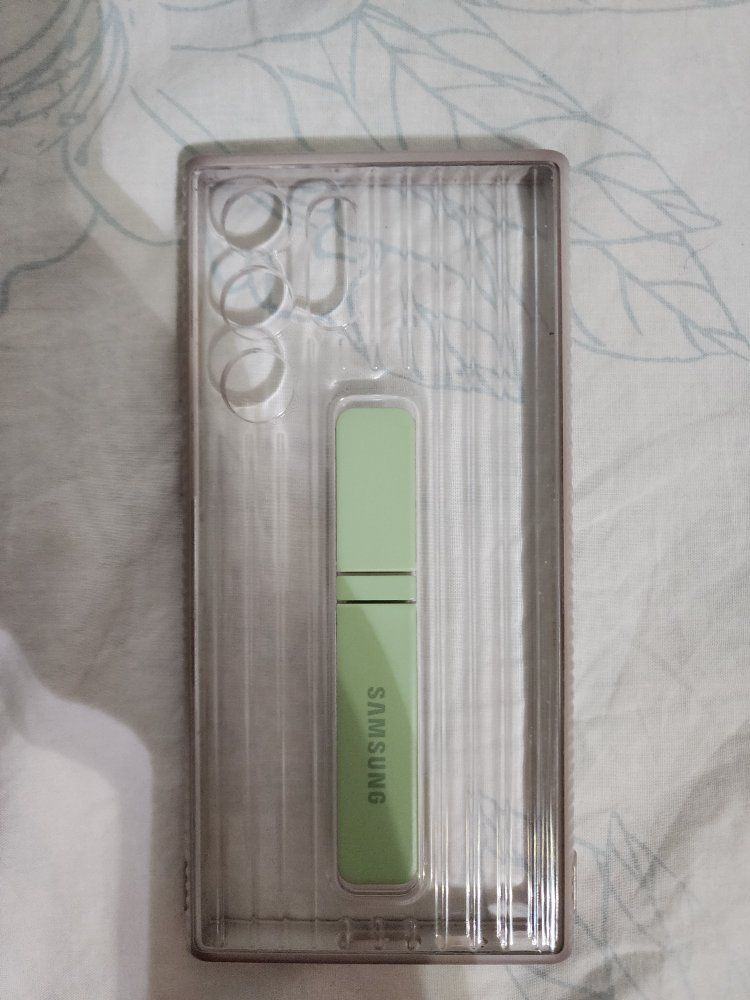 Samsung Galaxy S22 Ultra Clear Case with Kickstand, Light Green, Like New