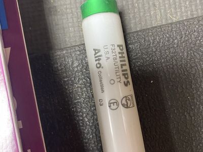 6 Philips F32T8/Utility Alto Collection Fluorescent Tube Light Bulb D3
