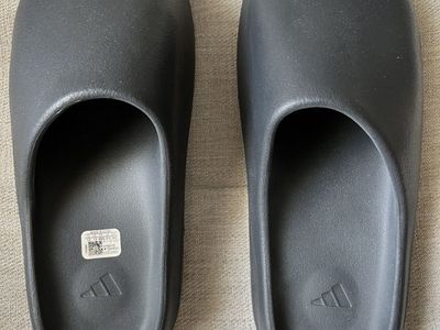 Yezzy Black mens Slides Size 13 New W/o Box