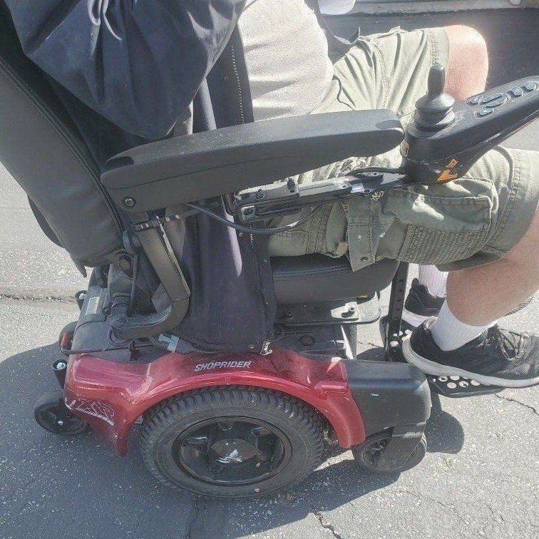 Must Sell! SHOPRIDER MOBILITY SCOOTER