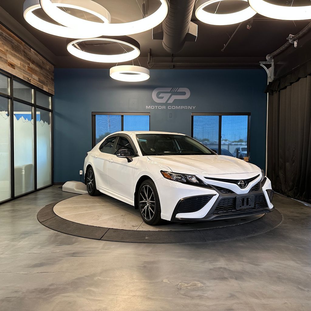 2022 Toyota Camry SE — rebuilt & branded title, 9% below market