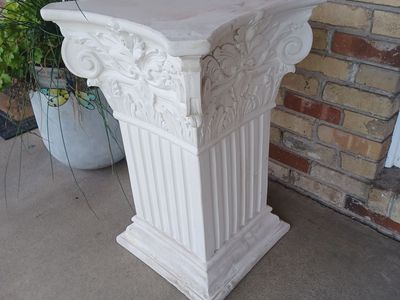 Roman pedestal