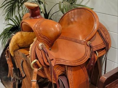 15.5" Burns Saddle + Breast Collar