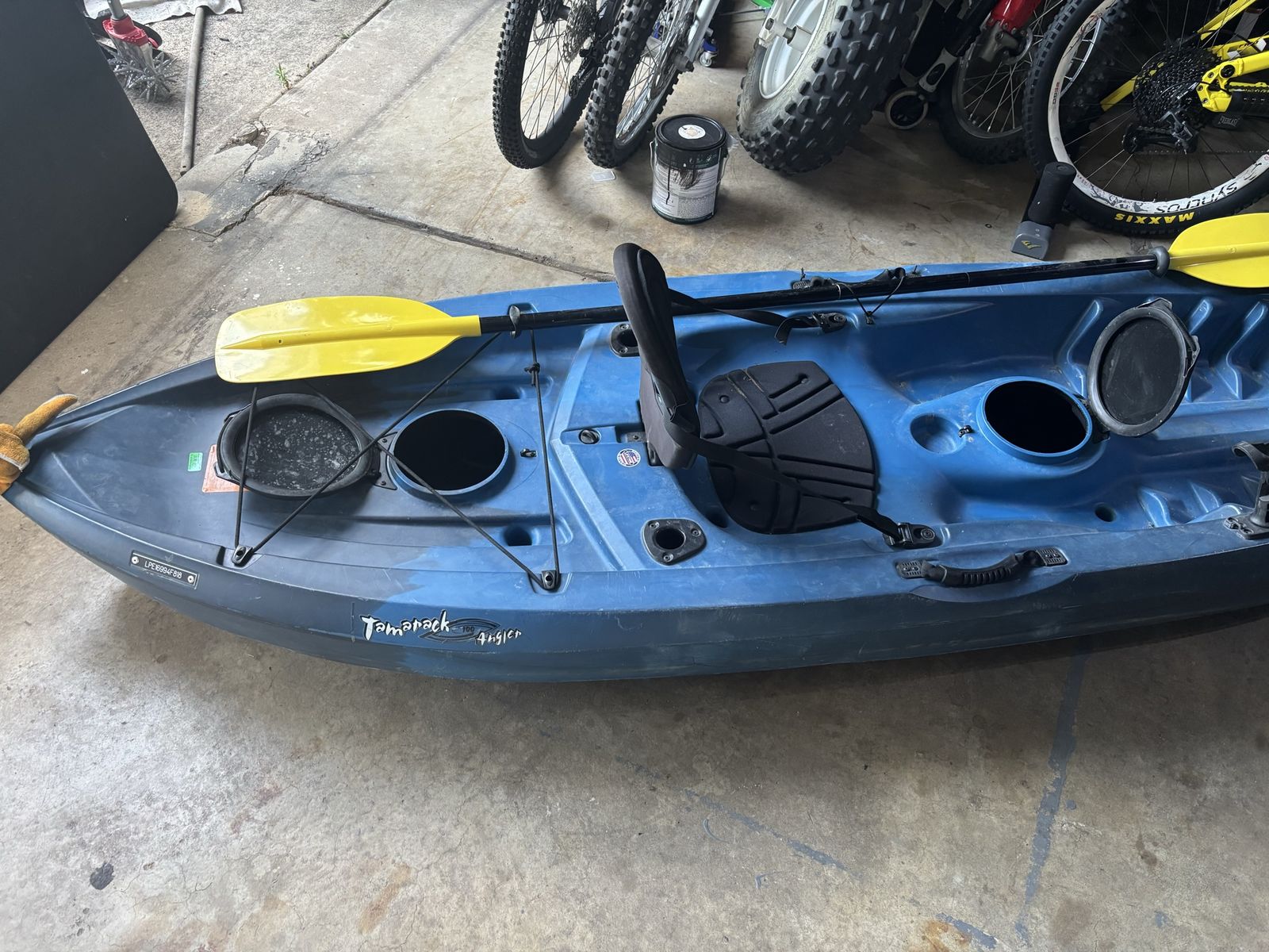Perception Tamarack Angler 100 Sit-On-Top Kayak with Paddle, Blue