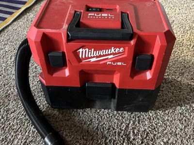 Milwaukee M12 Vacuum