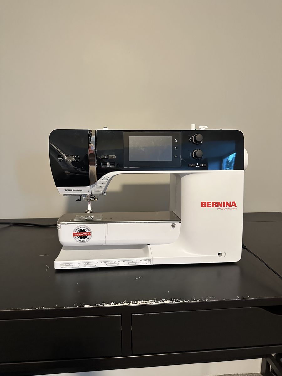 Bernina B590 Embroidery/Sewing Machine - Barely Used, Excellent Condition