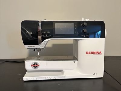 Bernina B590 Embroidery/Sewing Machine - Barely Used, Excellent Condition