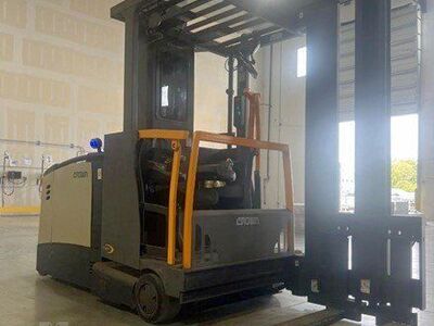 Crown TSP6000-30 turret lift truck forklift