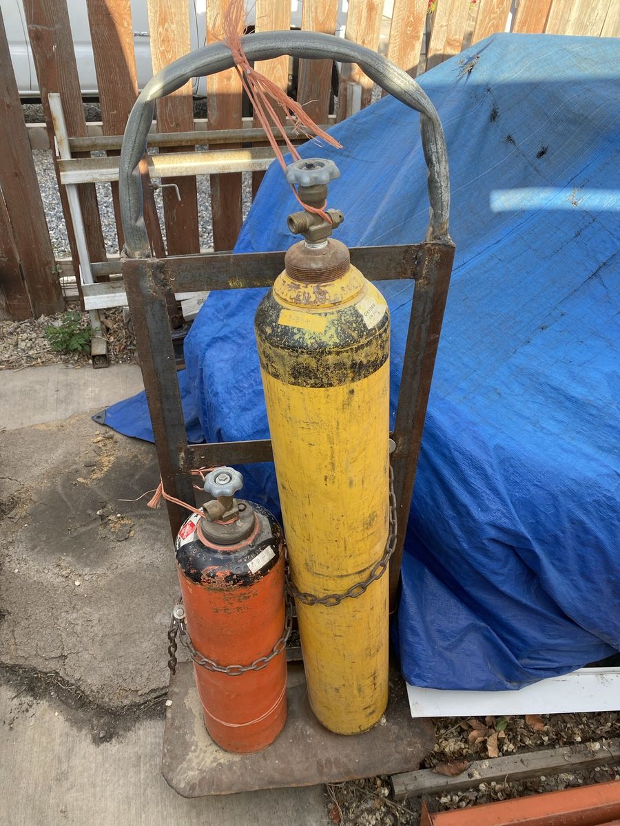 Oxy acetylene tanks, torch/welding tanks