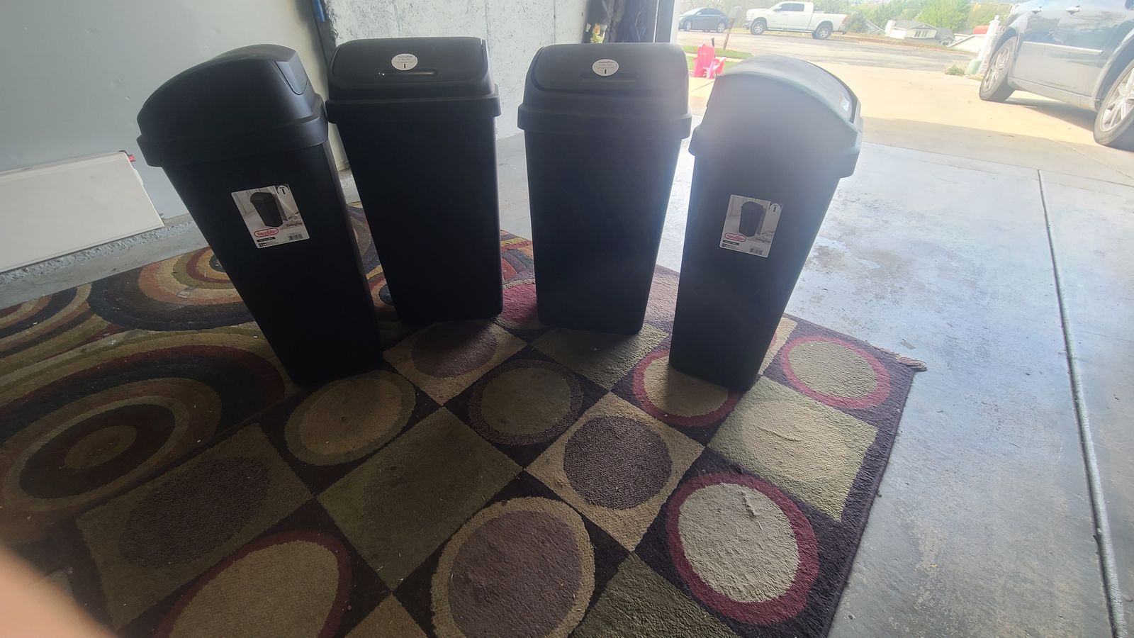 Sterilite 13g/49L garbage can