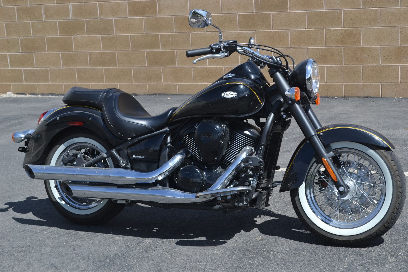 2023 Kawasaki Vulcan 900 Classic - LOW MILES!