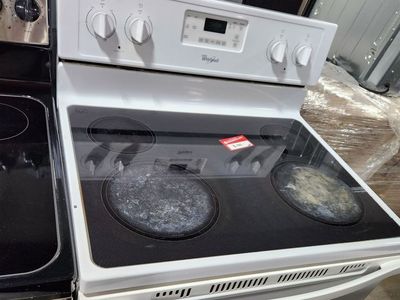 WHIRLPOOL WHITE GLASS TOP RANGE! WITH A FULL WARRANTY