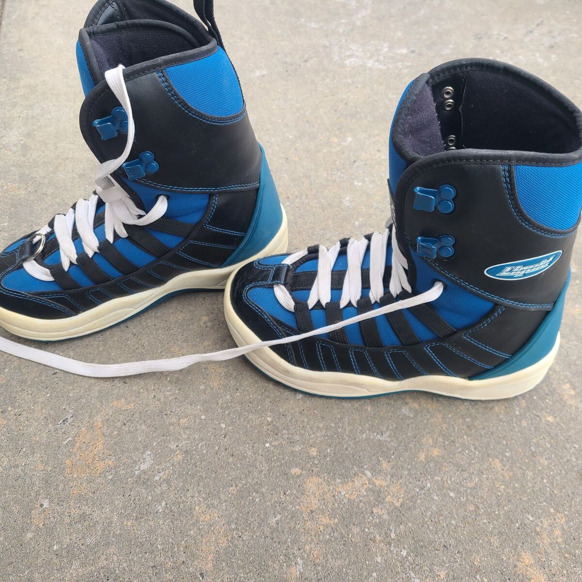 mens snowboard boots size 6