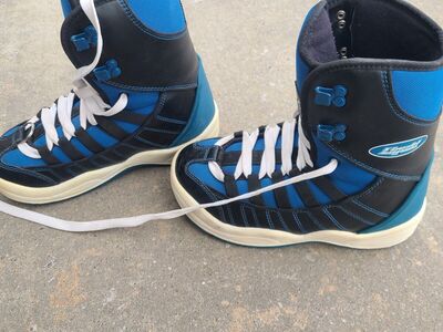 mens snowboard boots size 6