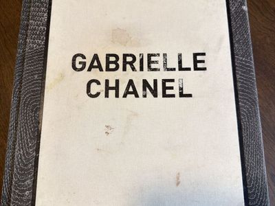 Chanel V&A Gabrielle Coco Chanel Fashion Design Book Nicholas Alan Cope Photography