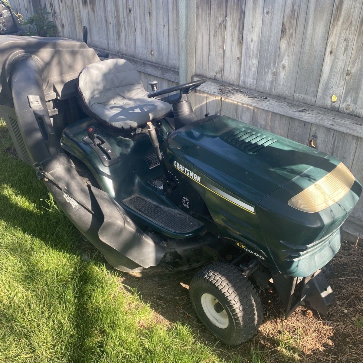 Craftsman LT1000 Lawn Mower