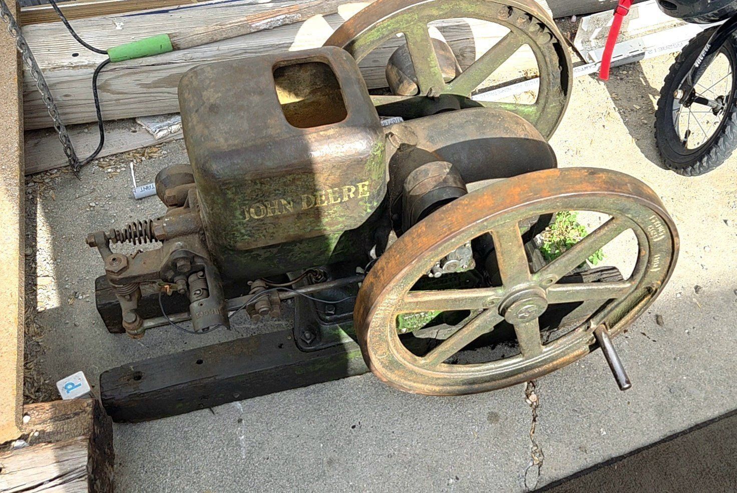 John deere hit and miss engine model E