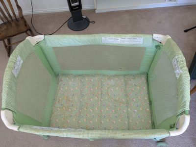 Graco Pack 'n Play Portable Playard - Green Winnie the Pooh Pattern with Carry Bag