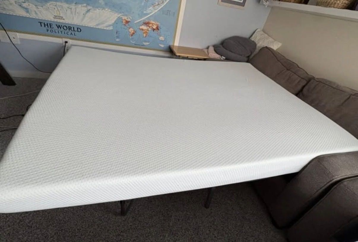 Main image 3
