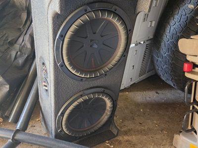 Dual Subwoofer Enclosure with 2 12" subs & Kicker CXA800.1 Amplifier - Used-like new car audio system.