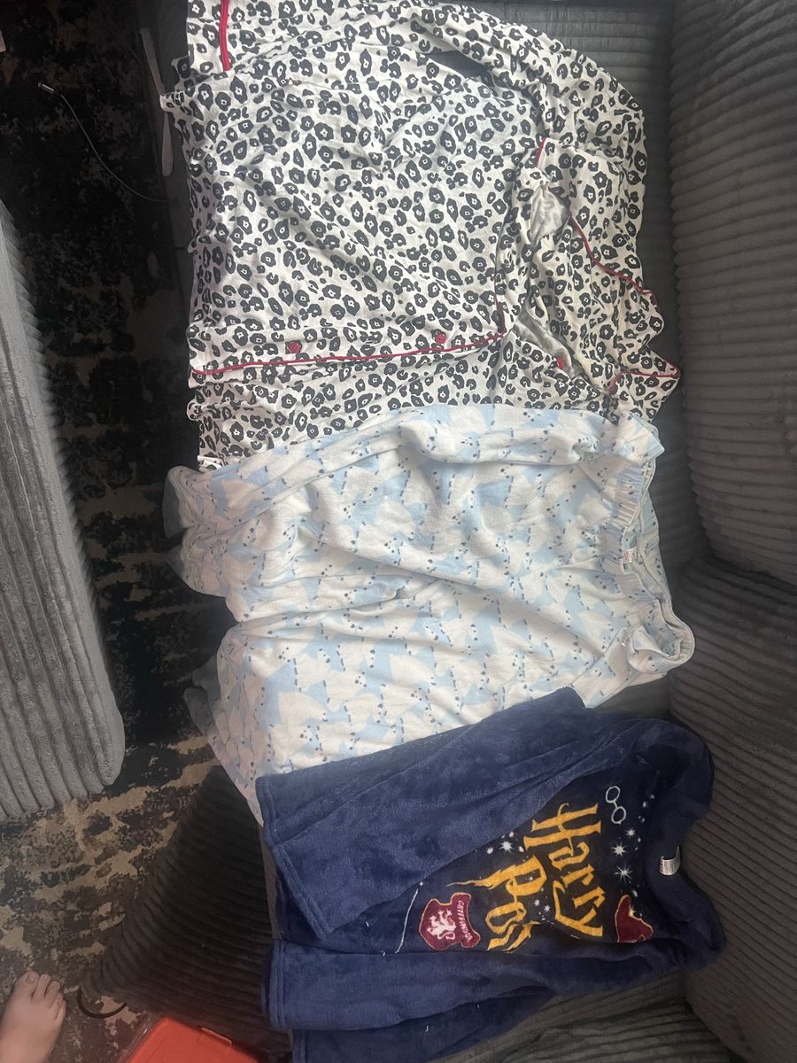 Lot of Used Women's Pajamas & Sleepwear Assorted Styles Sizes 18/20-2XL