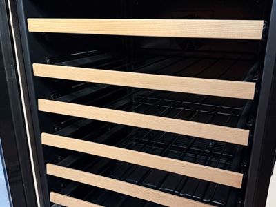 Hisense 54 -Bottles Stainless steel Built-in/Freestanding Indoor Wine Cooler