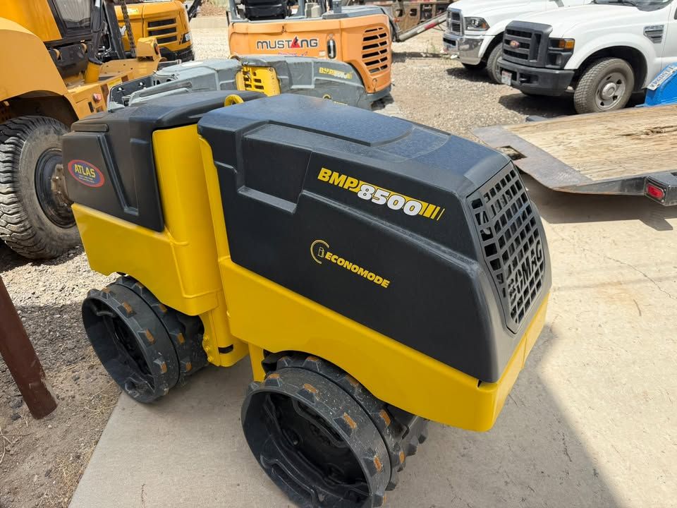 NICE 2018 BOMAG MODEL BMP 8500 WALK BEHIND COMPACTOR