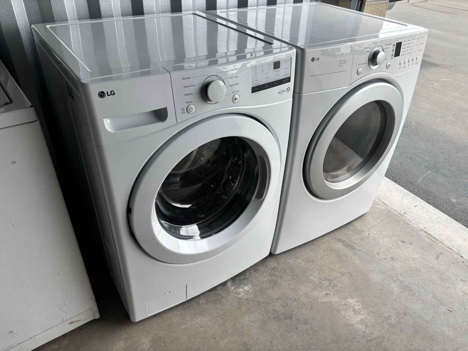 LG Electric Washer & Dryer Free Delivery 