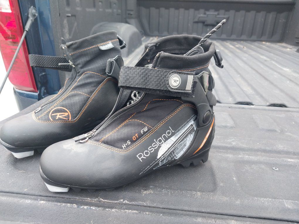 NNN cross country ski boots 42