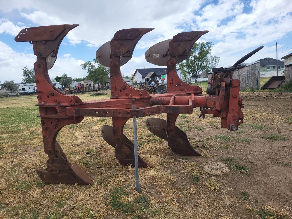 3 Bottom roll over Plow