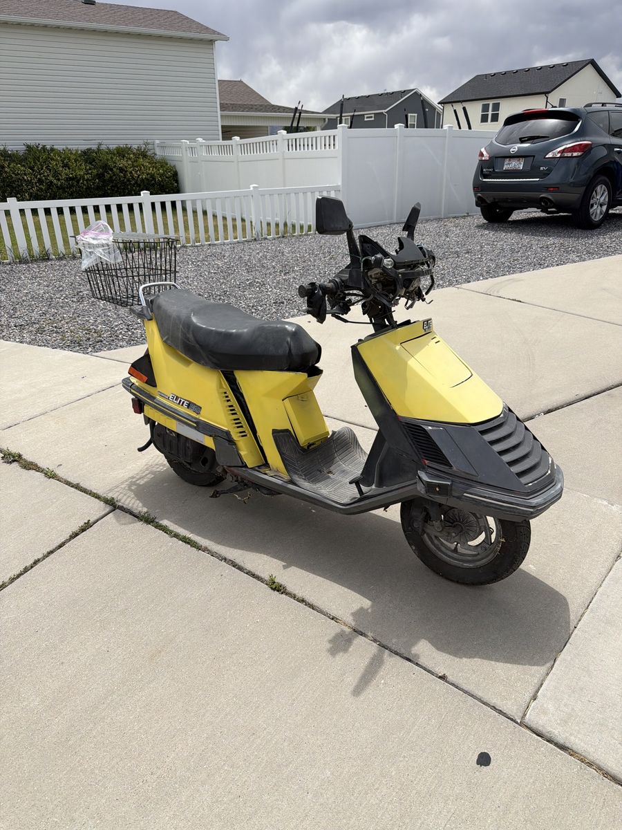 Yellow Honda Elite 150 Deluxe Scooter - Used / For Parts or Project