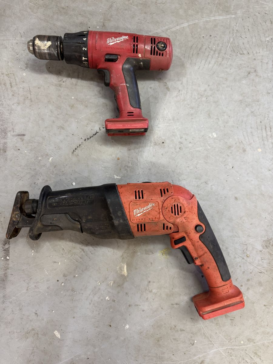 Milwaukee Reciprocating saw 18 V & drill 