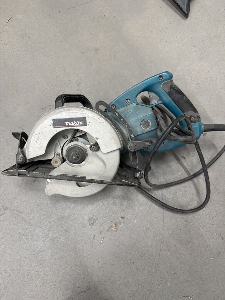 Makita 7-1/4” Corded Circular Saw