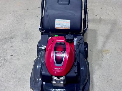 Honda HRX 217 Self Propelled Mower, Like New!