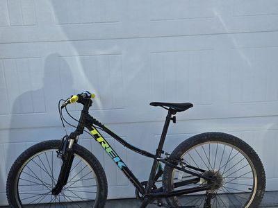 Trek Precaliber 24 Kids Mountain Bike – Great Condition