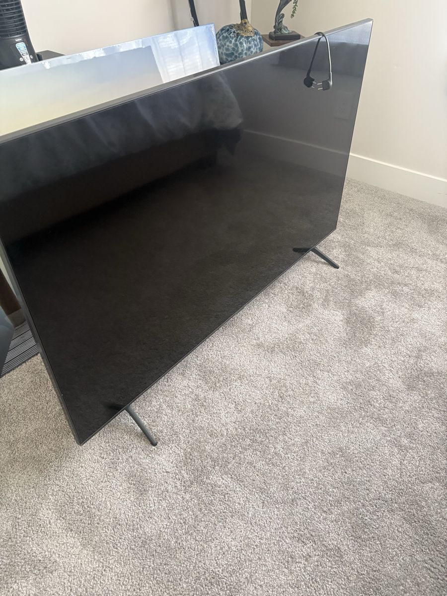 Samsung 55" Smart LED 4K UHD TV - Excellent Condition, Black