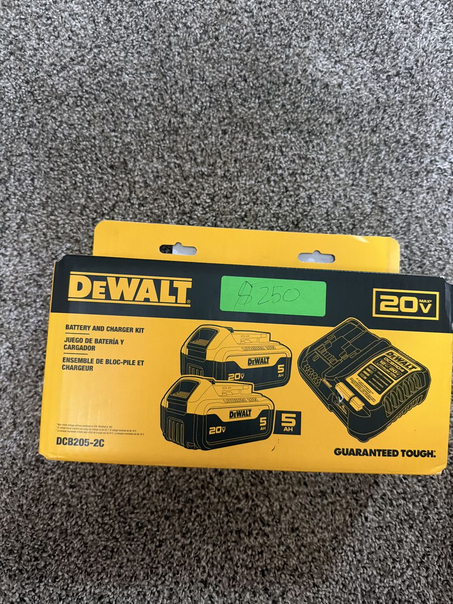 DeWALT Battery & Charger Kit! * Brand New *