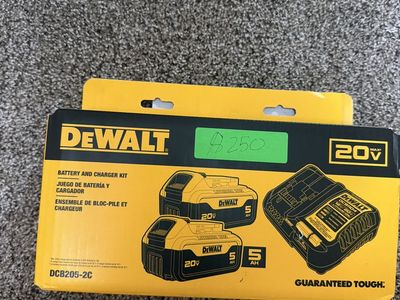 DeWALT Battery & Charger Kit! * Brand New *