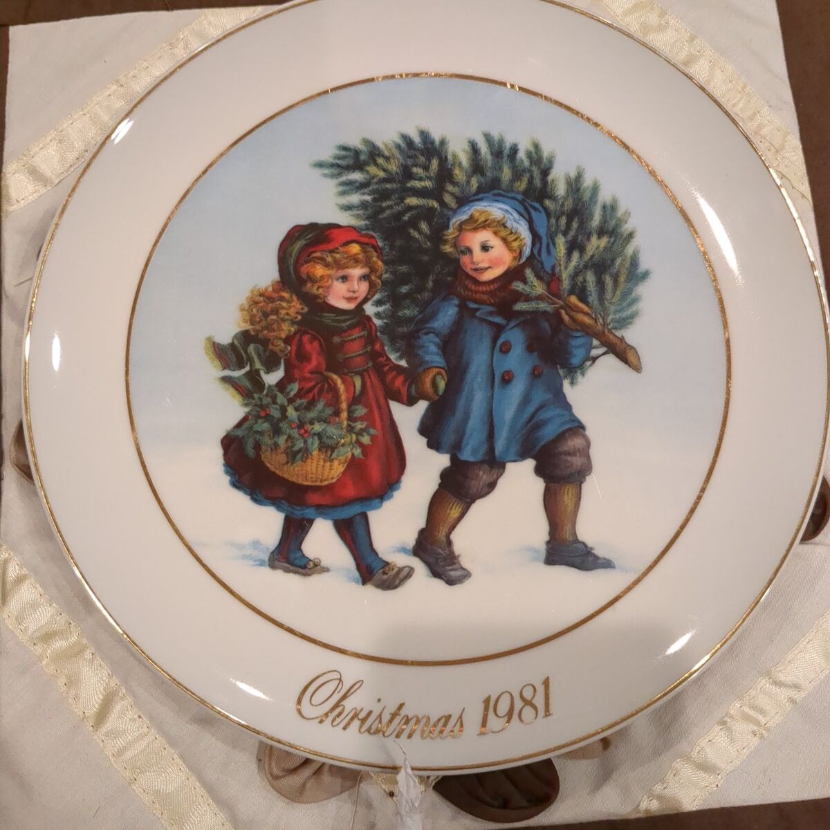 Christmas 1981 plate