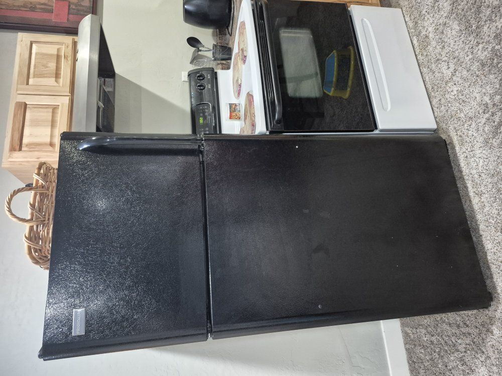 frigidaire fridge and electric range