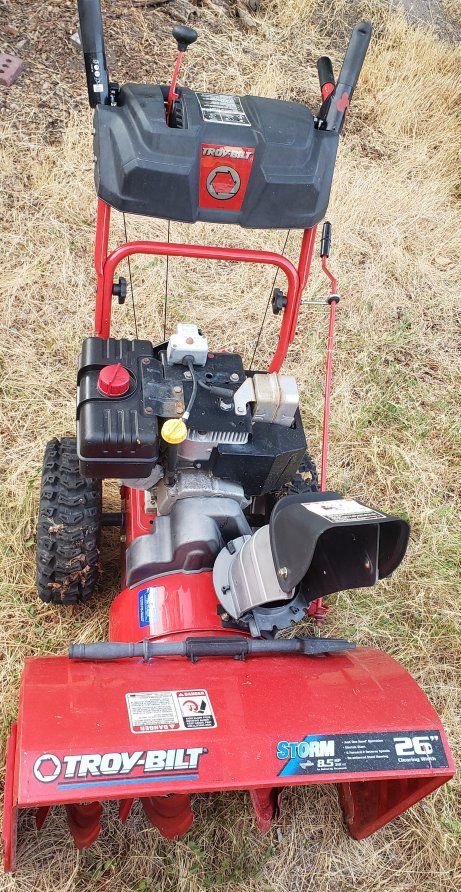 8.5 horse 26 inch Troy built snowblower