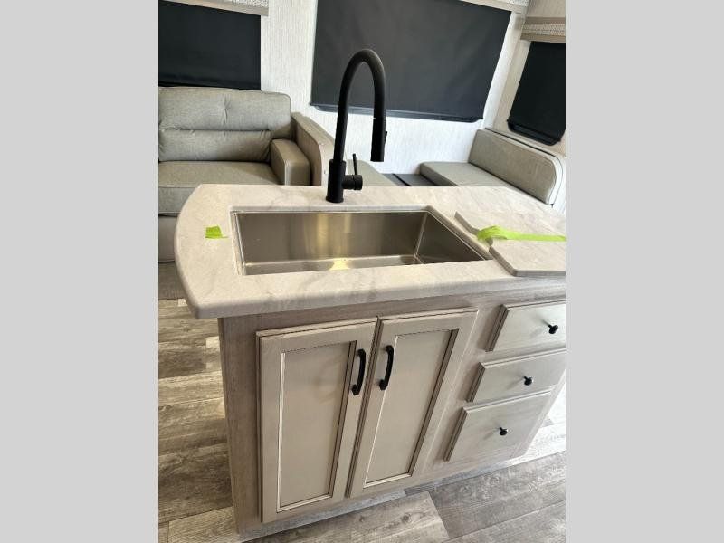 Main image 18