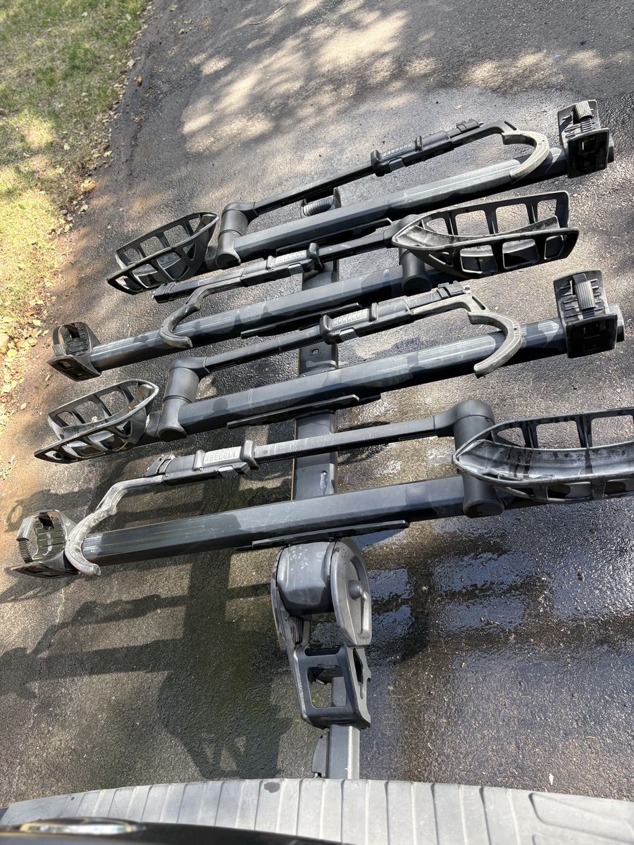 Thule T2 Pro XT 4-Bike Platform Hitch Rack (2" Receiver) - Great Condition