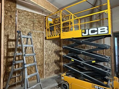 SCISSOR LIFT 19 - 26 - 32FT. RENTAL
