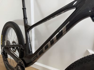 Scott Spark RC World Cup EVO Size Large. Full SRAM XX Eagle Transmission including Power Meter. Shimano XTR Brakes
