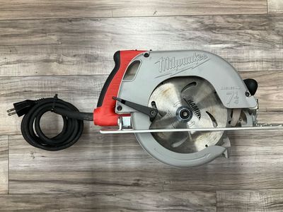 MILWAUKEE CORDED 7 1/4 INCH TILT LOK CIRCULAR SAW