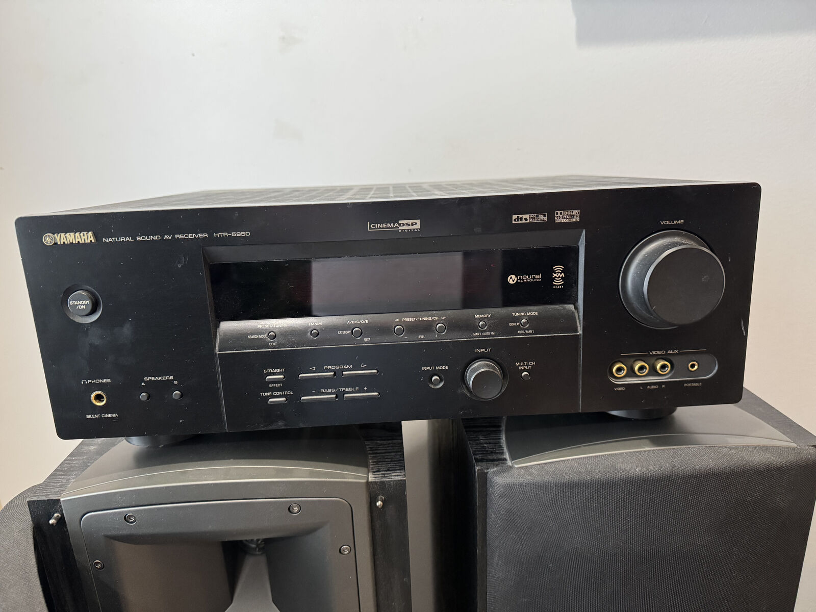 Yamaha receiver + 2 Klipsch speaker towers