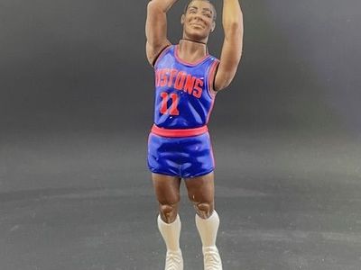 Vintage 1988 Isiah Thomas Detroit Pistons #11 Rookie Starting Lineup Basketball Figure