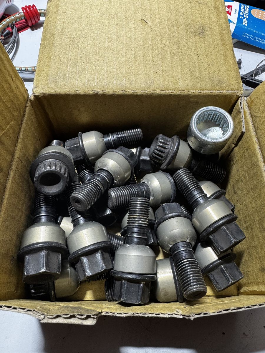 Porsche Wheel Lugs/Bolts